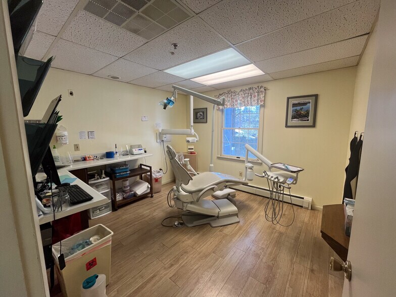 More Photos Of 155 Saco Ave, Old Orchard Beach Office For Sale