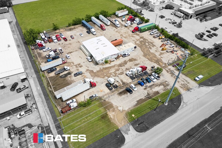 More Photos Of 1801 Commerce St, Garland Distribution For Sale
