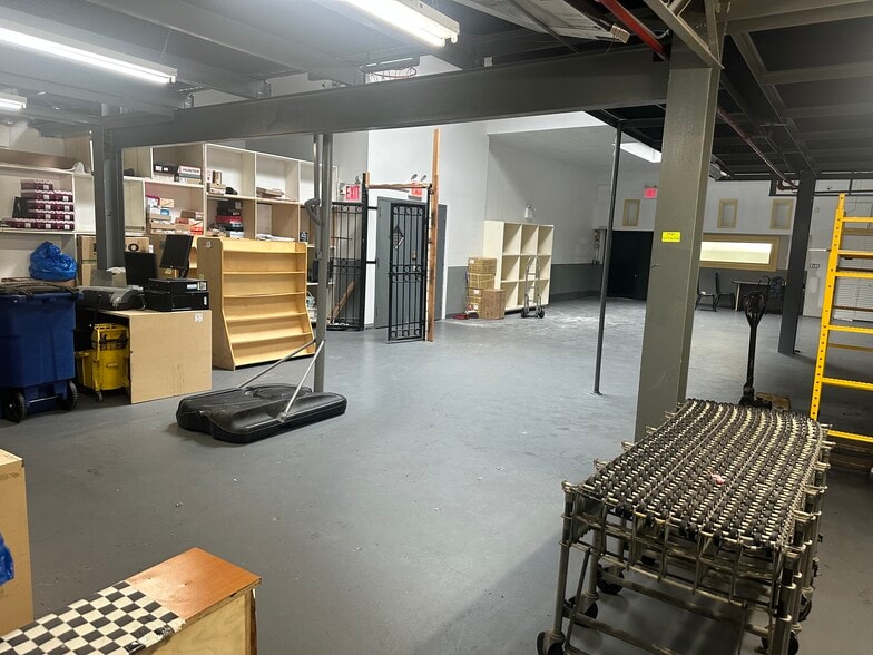 More Photos Of 4532 162nd St, Flushing Warehouse For Lease