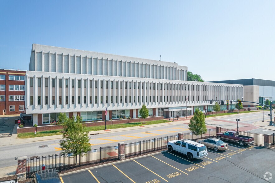 More Photos Of 219 E Maple St, Canton Office For Lease