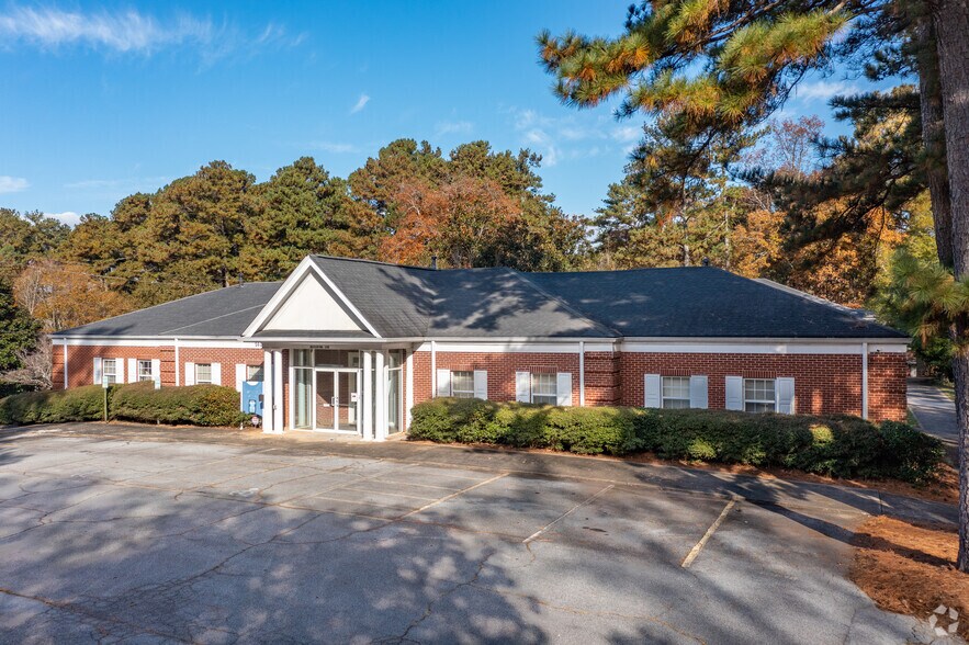 More Photos Of 2605 Ben Hill Rd, East Point Schools For Sale