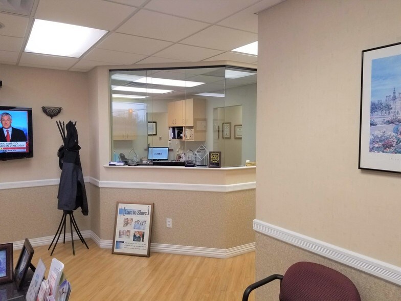 More Photos Of 26-01 Broadway, Fair Lawn Office For Lease