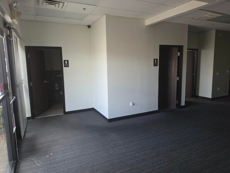 More Photos Of 5920 S Rainbow Blvd, Las Vegas Office For Sale