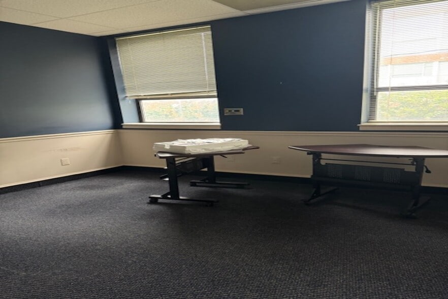 More Photos Of 40 York Rd, Towson Medical For Lease