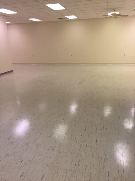 More Photos Of 2171 E Morgan Ave, Evansville Light Manufacturing For Sale