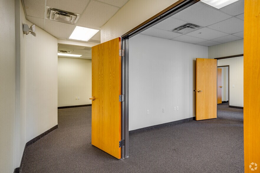 More Photos Of 2550 N Thunderbird Cir, Mesa Office For Sale
