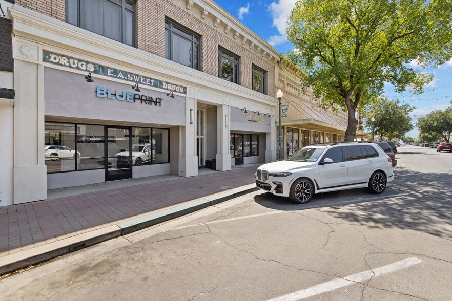 More Photos Of 138-142 S K St, Tulare Storefront Retail Office For Lease