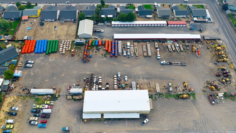 More Photos Of 701 Peters Rd, Prineville Manufacturing For Lease