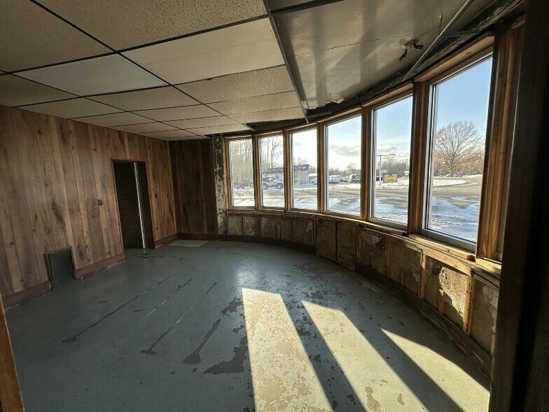 More Photos Of 101 Spring Arbor Rd, Concord Auto Repair For Sale