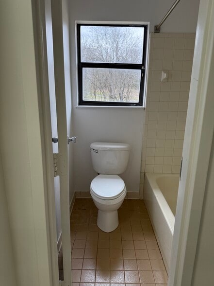 More Photos Of 1428 Rock Springs Rd, Columbia Freestanding For Lease