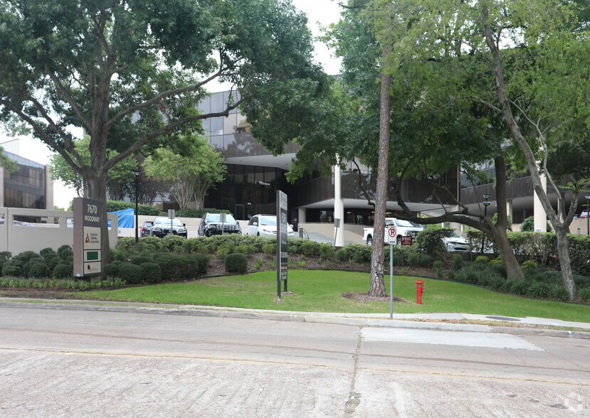 More Photos Of 7670 Woodway Dr, Houston Office For Lease