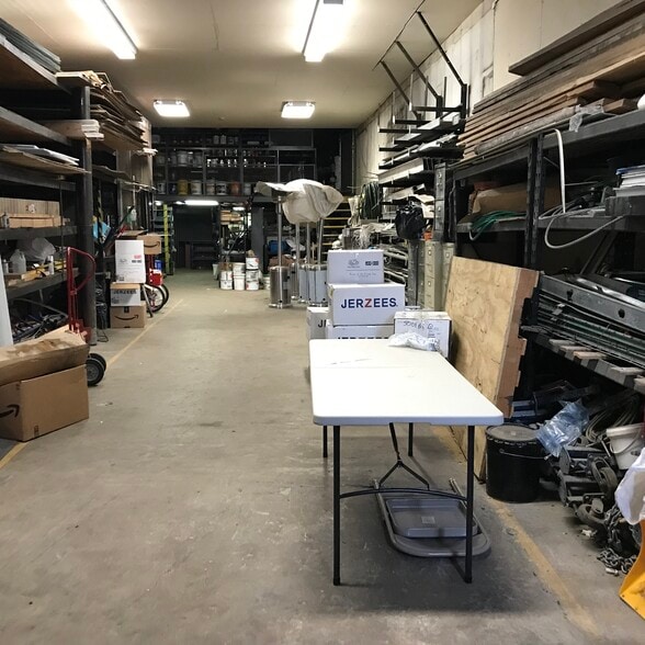 More Photos Of 2382 Brooklyn Queens Expy W, Astoria Light Manufacturing For Lease