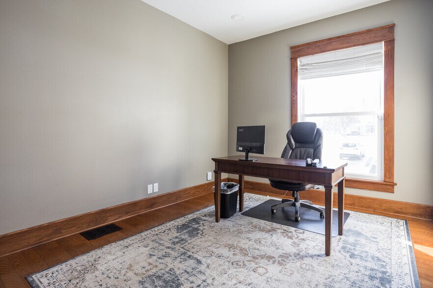 More Photos Of 502 W Main St, Danville Office For Sale