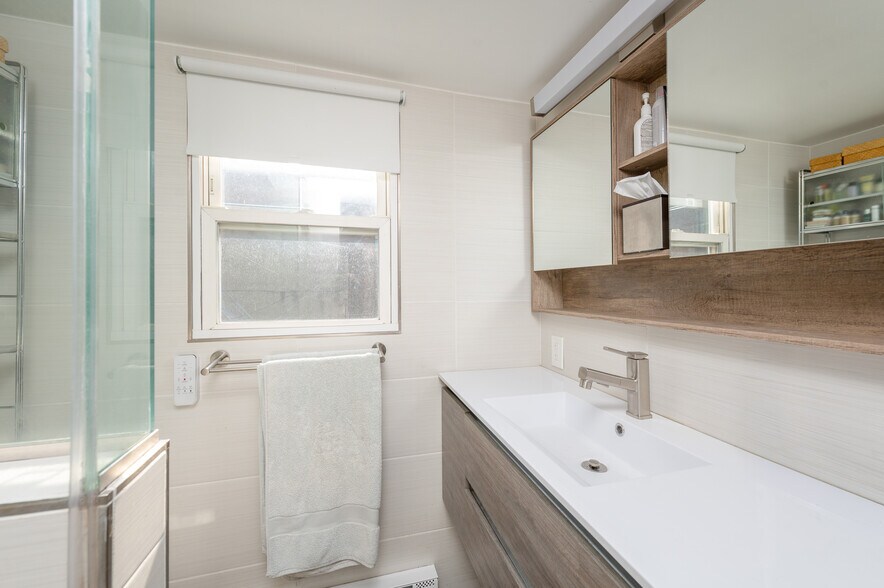 More Photos Of 110 W Orange St, Lancaster Storefront Retail Residential For Sale