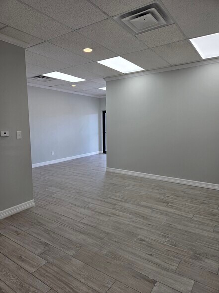 More Photos Of 11001-11013 S Memorial Dr, Tulsa Unknown For Lease