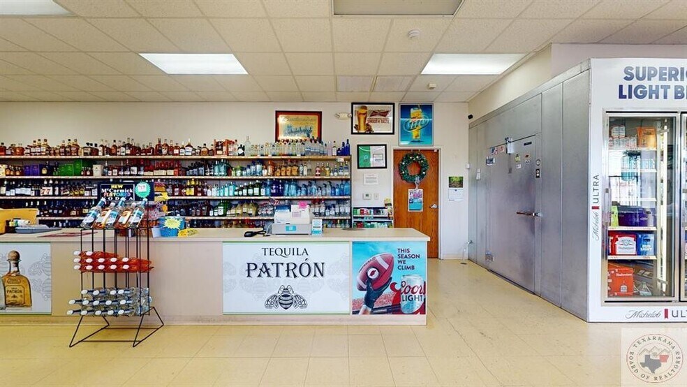 More Photos Of 914 N State Line Ave, Texarkana Storefront For Sale