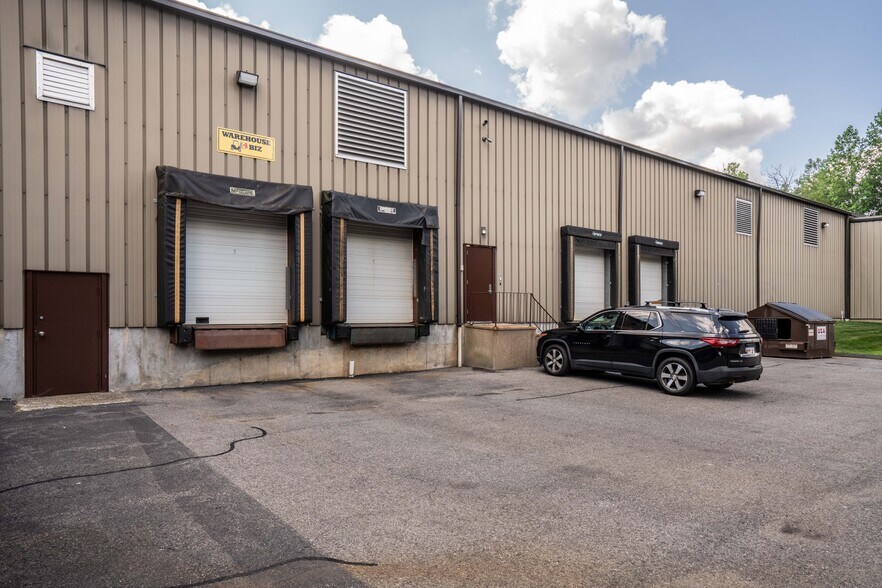 More Photos Of 299 Industrial Ln, Torrington Distribution For Lease