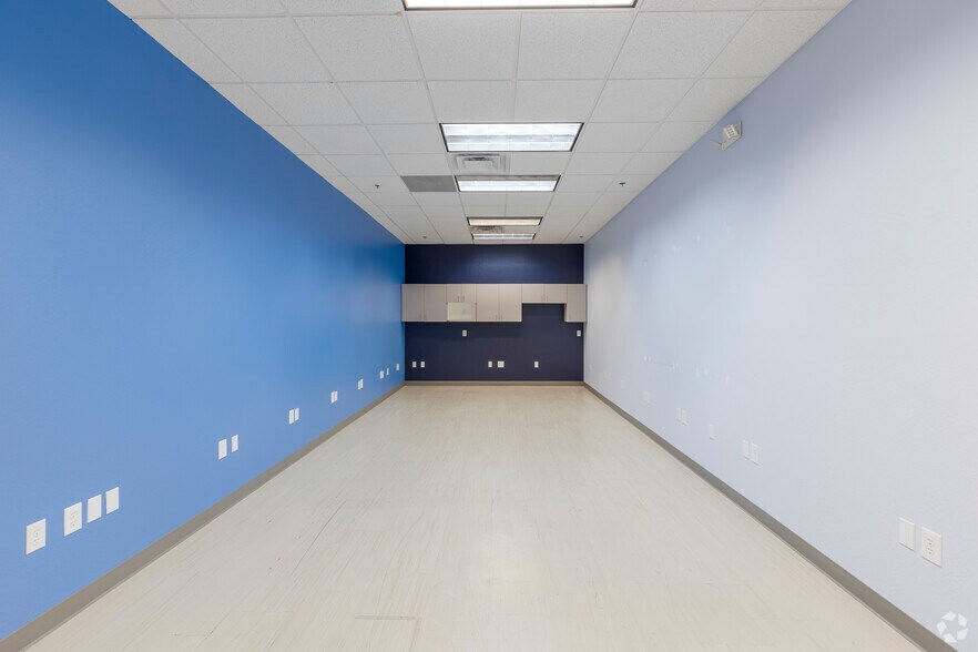 More Photos Of 7890 S Hardy Dr, Tempe Light Distribution For Lease