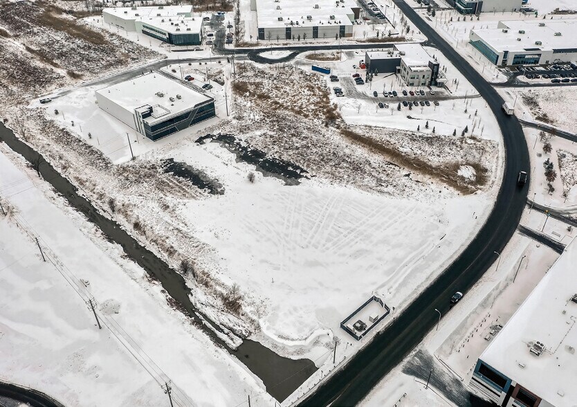 More Photos Of 1415 Rue René-Descartes, Saint-bruno Industrial For Lease