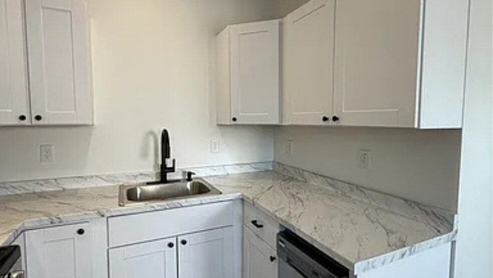 More Photos Of 1433 Lakeview Ave, Klamath Falls Multifamily For Sale