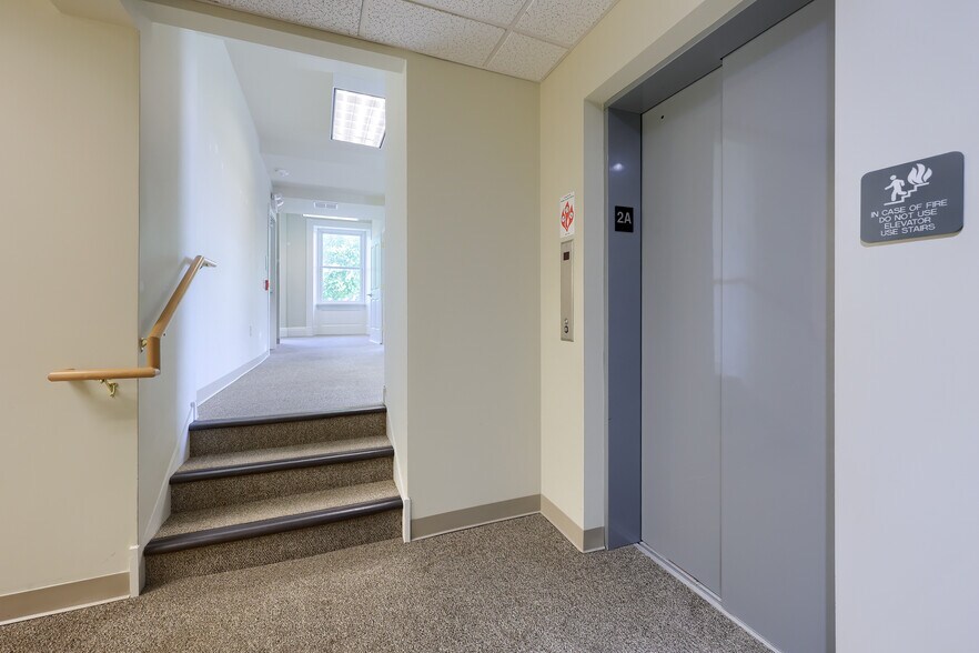 More Photos Of 390 E Main St, Ephrata Office For Sale