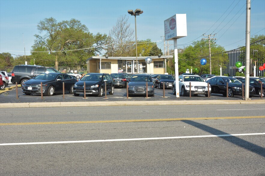 More Photos Of 18000 Torrence Ave, Lansing Convenience Store For Sale
