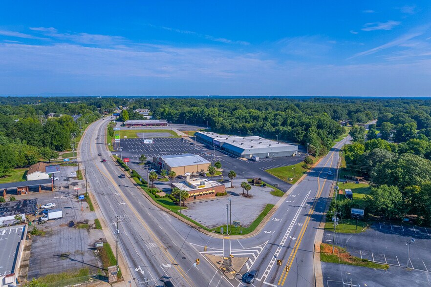 More Photos Of 497 E Blackstock Rd, Spartanburg Restaurant For Lease