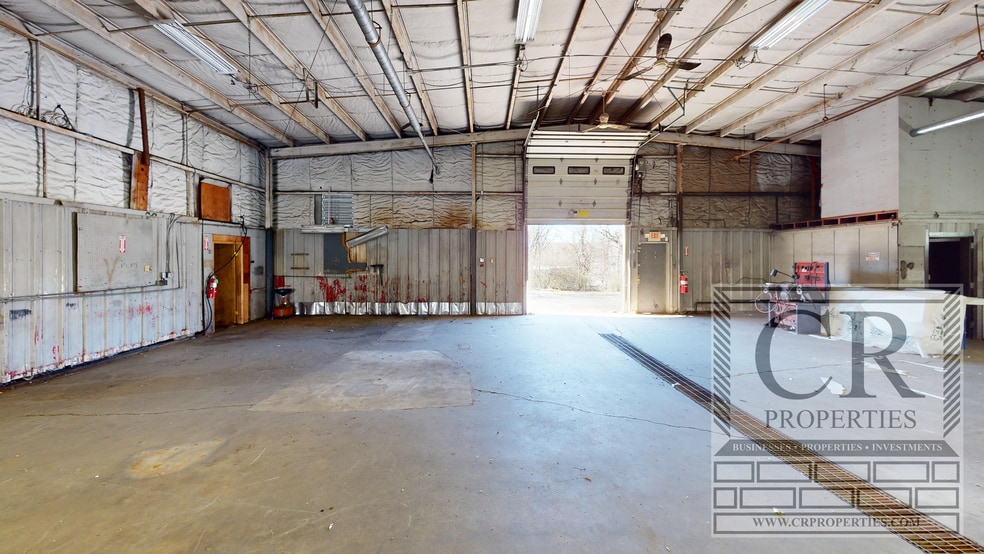 More Photos Of 2934 US Route 9W, New Windsor Township Auto Dealership For Sale