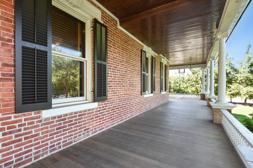 More Photos Of 1 Main St, Flemington Office For Sale