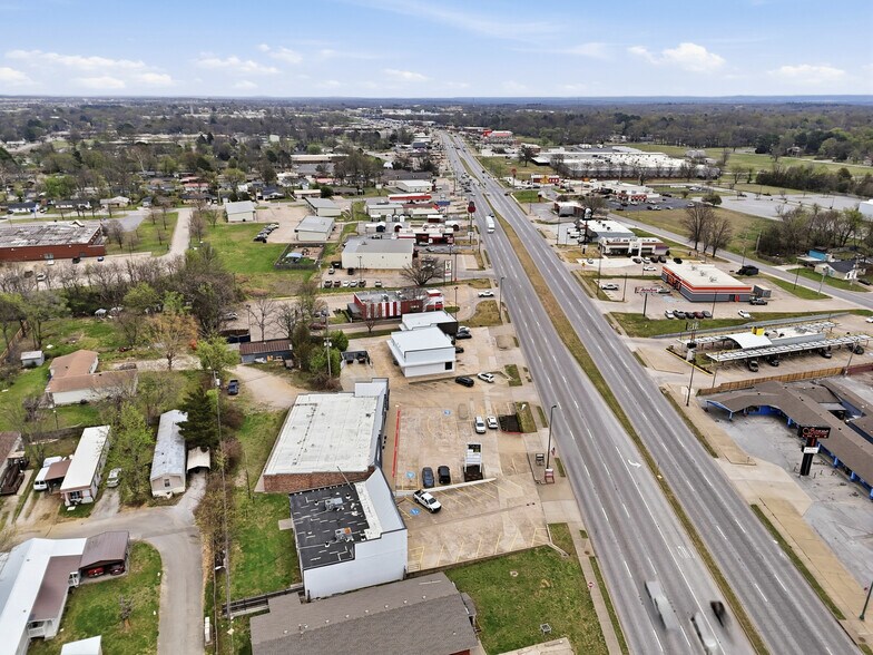 More Photos Of 1117-1123 US-412 Hwy, Siloam Springs Unknown For Lease