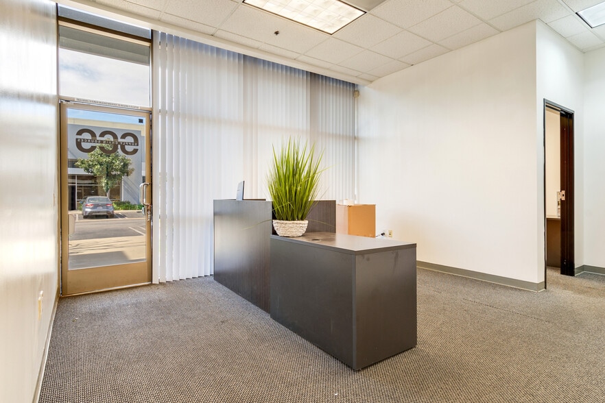 More Photos Of 339 N Berry St, Brea Light Manufacturing For Sale