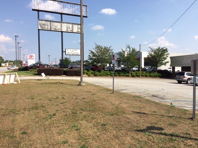 More Photos Of 1405 Bypass 72 NE, Greenwood Storefront Retail Office For Sale