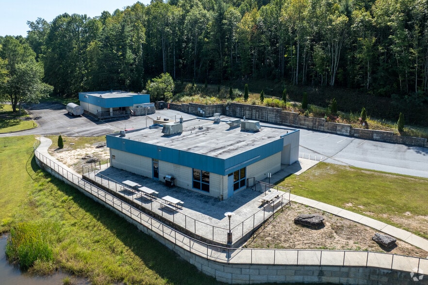 More Photos Of 1 Pari Dr, Rosman Specialty For Sale