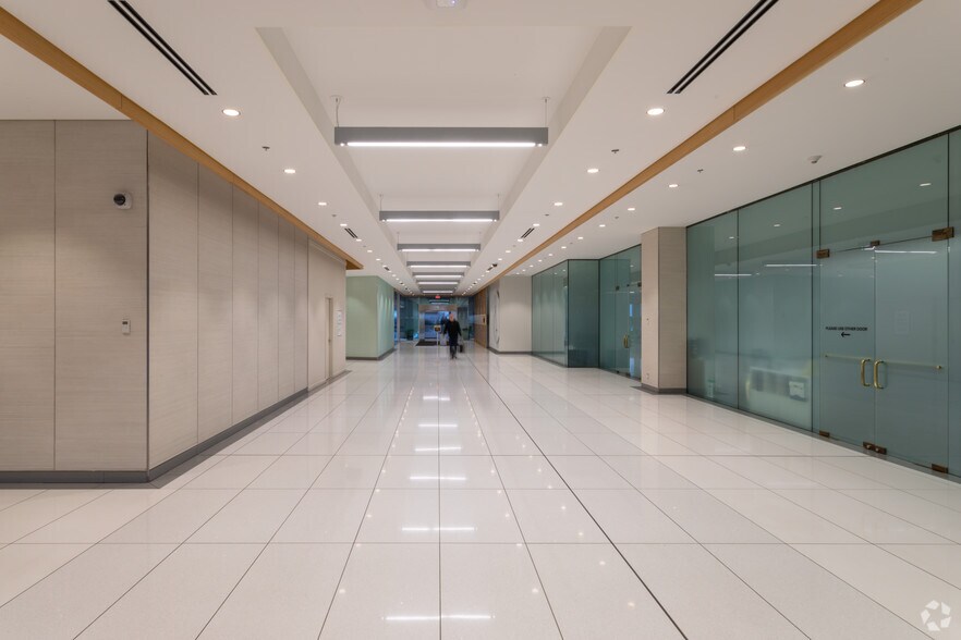More Photos Of 200 Granville St, Vancouver Office For Sale