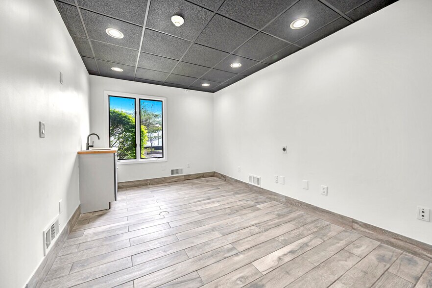 More Photos Of , East Brunswick Office For Sale