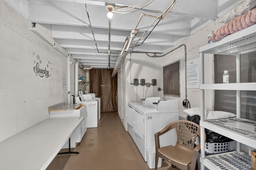 More Photos Of 905 N Federal Hwy, Lake Worth Beach Hotel For Sale