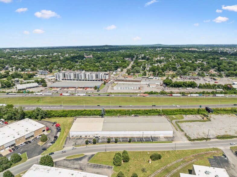 More Photos Of 811 Cowan St, Nashville Distribution For Sale