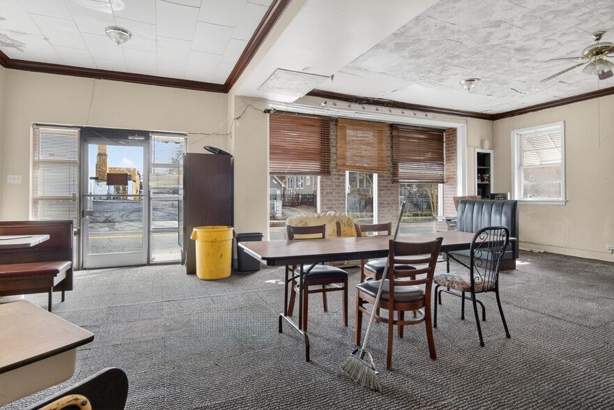 More Photos Of 1010-1012 S Garnett St, Henderson Apartments For Sale