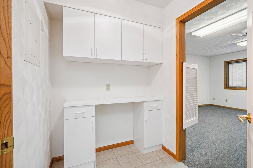 More Photos Of 219 N Canal St, Annawan Office For Sale