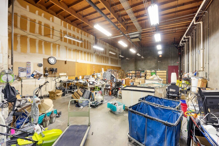 More Photos Of 44201-44247 N 10th St W, Lancaster Unknown For Lease