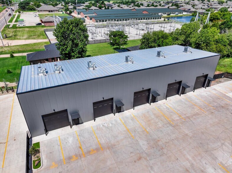 More Photos Of 1229 NW 122nd St, Oklahoma City Light Manufacturing For Lease