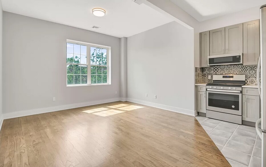 More Photos Of 2534 Steinway St, Long Island City Multifamily For Sale