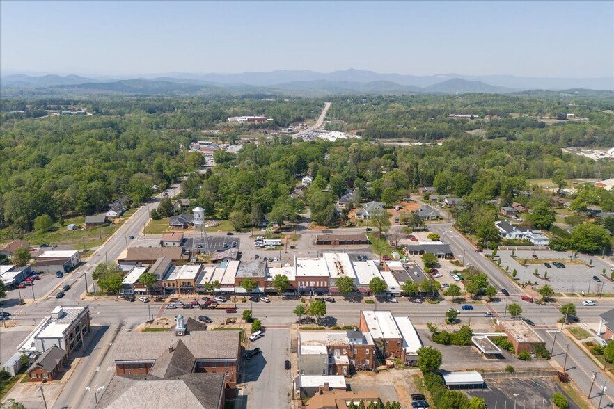 More Photos Of 303 E Main St, Pickens General Retail For Sale