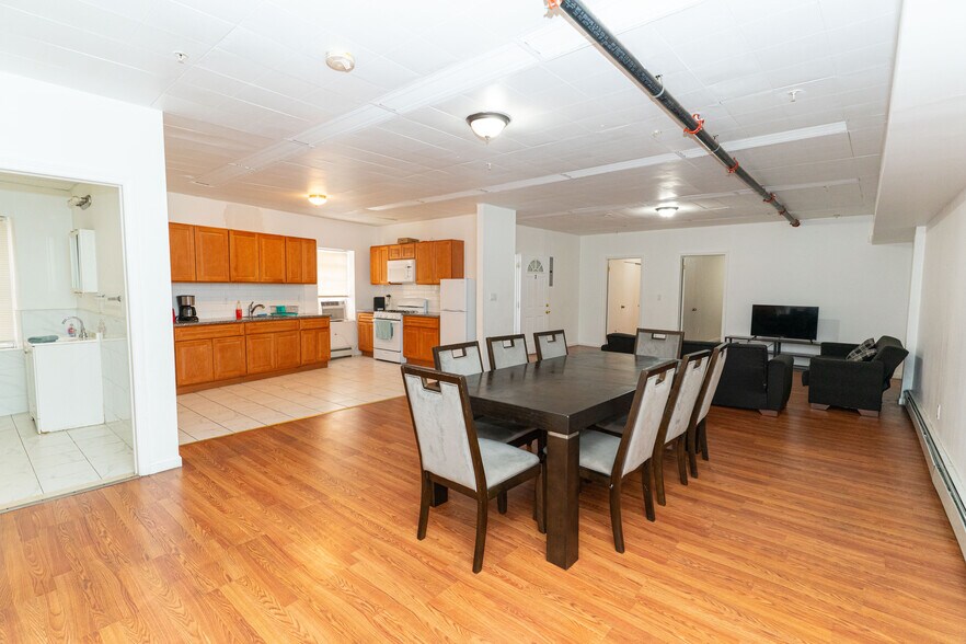 More Photos Of 1166-1168 E Jersey St, Elizabeth Storefront Retail Residential For Sale