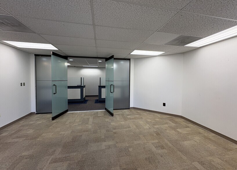 More Photos Of 26 Computer Dr W, Albany Office For Lease