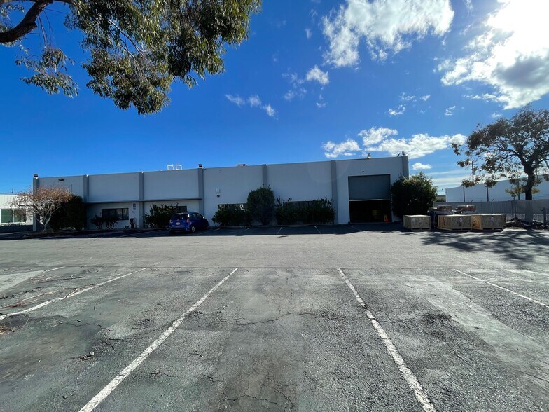 More Photos Of 865 Hinckley Rd, Burlingame Warehouse For Lease