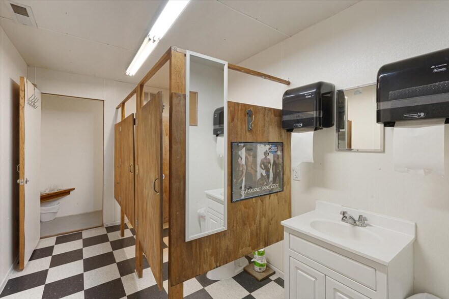 More Photos Of 206 1st St, Soldier Restaurant For Sale