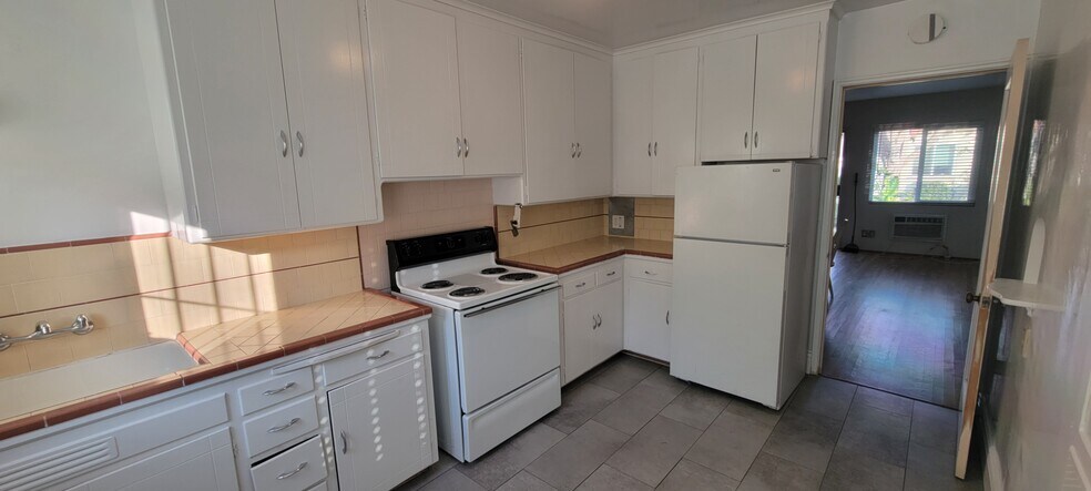 More Photos Of 543 W Hammond Ave, Fresno Multifamily For Sale
