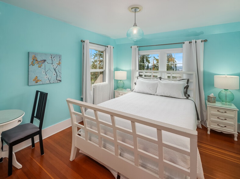 More Photos Of 131 E 12th St, Port Angeles Hotel For Sale