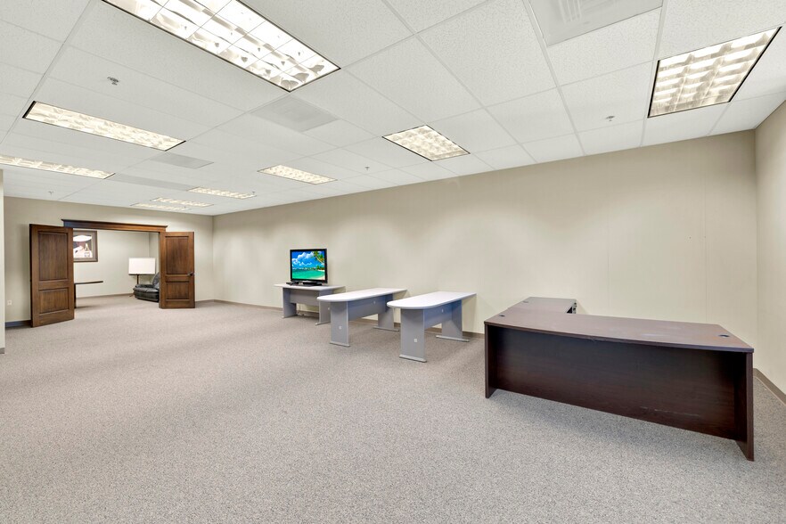 More Photos Of 232 Avenida Fabricante, San Clemente Warehouse For Lease